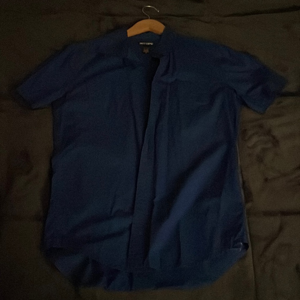 Hot topic men’a small blue button up